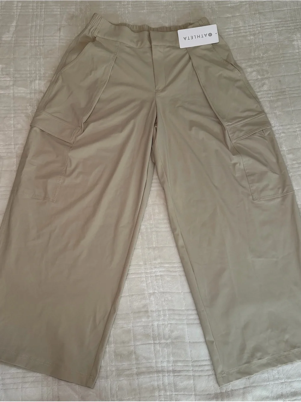 Athleta Wide leg Pinnacle Cargo Trousers in Beige - Women's 10 petite NWT